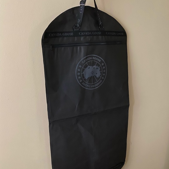 Canada Goose Garment Bag. New - Picture 7 of 7